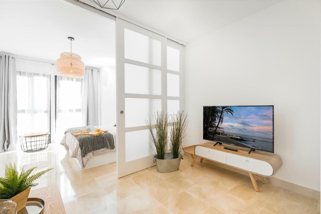 Apartamento Lujo Ancha Del Carmen Малага Екстер'єр фото
